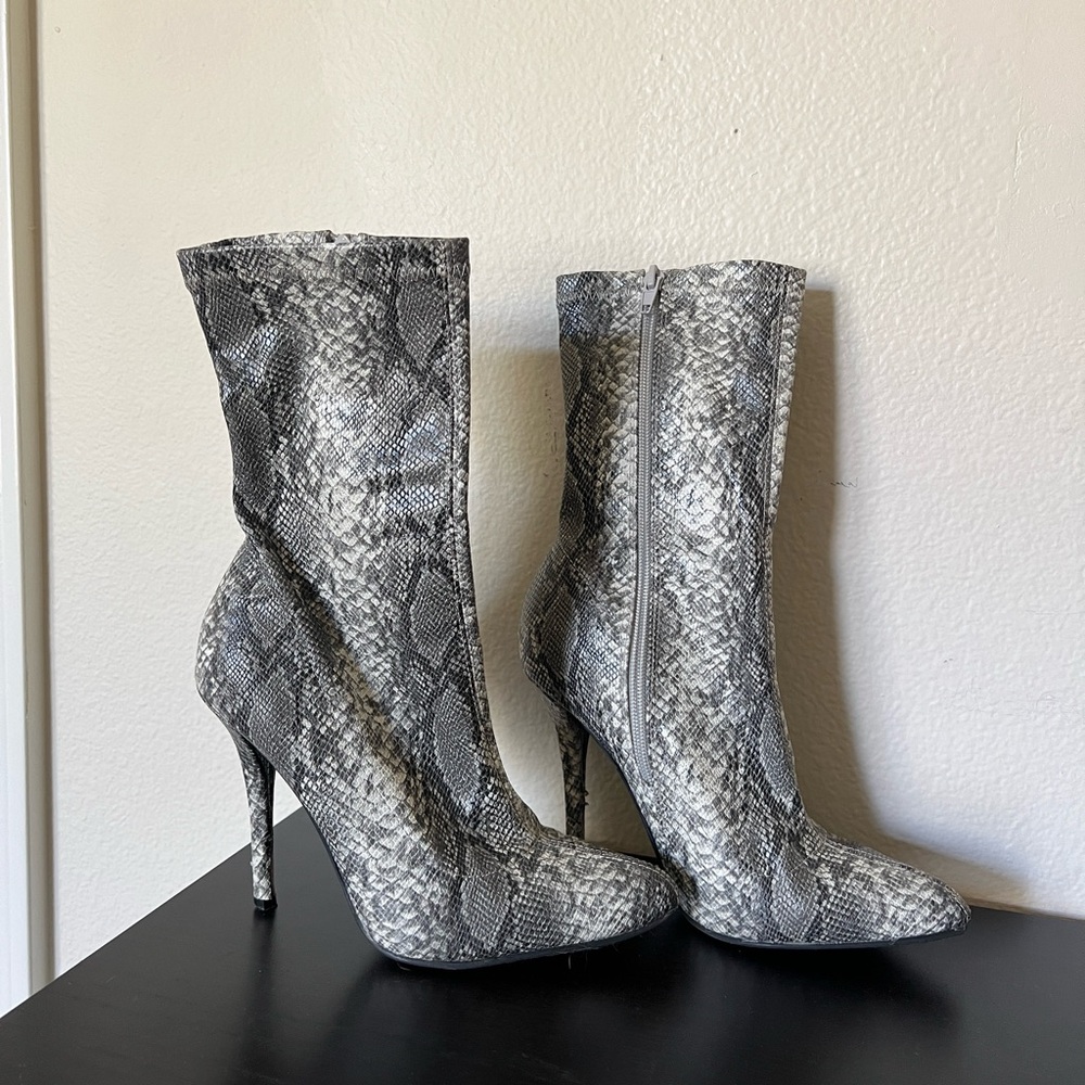 Fashion Nova Stiletto Heeled Boot - Snake Print